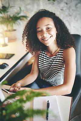 포토 JPG 해외이미지 직업 라이프스타일 응시 여자 행복 인터넷 비즈니스 사업가 성공 무선통신 노동자 대화 한명 사람 성인 스마트폰 컴퓨터 사무실 뷰티 검은색 활발 장비 인사 작업 비즈니스우먼 닫기 연결 디자이너 종업원 스마트 긍정 통화 멀리 남아프리카 해외202310 해외포토 1 시선 감정 컬러 컨셉 통신 모션 아프리카 말하기 생활 전자제품 핸드폰 스마트기기 예절 직장인 파일형식