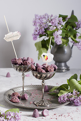 포토 JPG 해외이미지 꽃잎 잎 봄꽃 잔 사람없음 장식 쿠키 원예 프랄린 데코픽 해외202310 해외포토 식물 식기 꽃 디저트 취미 봄 파티용품 파일형식