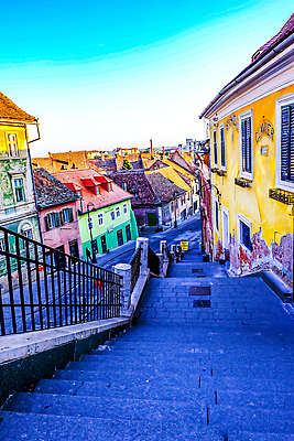 포토 JPG 해외이미지 유럽 여행 건축양식 지붕 거리 주택 사람 풍경 사람없음 건물 도시풍경 성당 여행객 탑 도시 센터 중세 역사 타운 루마니아 천연기념물 랜드마크 옛날 트란실바니아 해외202310 해외포토 건축물 건축 나라 종교건축 파일형식