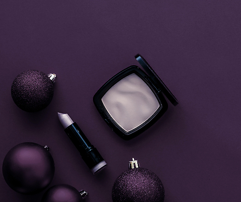 포토 JPG 해외이미지 사람없음 하이앵글 보라색 화장품 오브젝트 오너먼트 해외202310 해외포토 뷰포인트 컬러 크리스마스장식 뷰티 파일형식