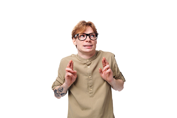 포토 JPG 해외이미지 백인 라이프스타일 남자 행복 유럽 백그라운드 셔츠 실내 한명 성인 빨간색 갈색 기쁨 흰색 비즈니스맨 자신감 스마트 흰배경 흥분 빨간머리 고립 배려 프리랜서 카피스페이스 해외202310 해외포토 서양인 직업 1 헤어스타일 감정 나라 컬러 컨셉 상의 비즈니스 사람 내부 생활 공백 직장인 파일형식