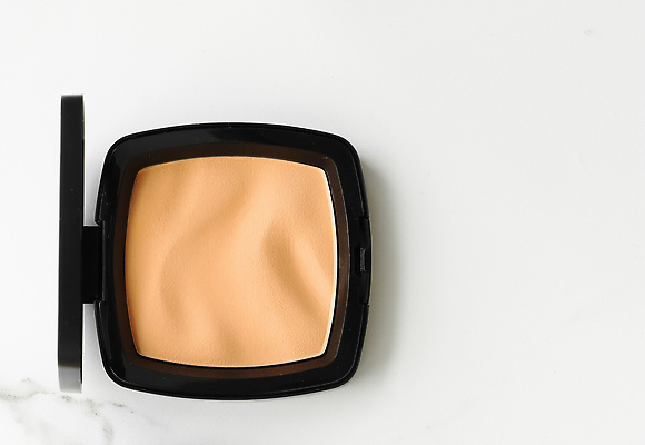 포토 JPG 해외이미지 백그라운드 사람없음 한개 대리석 파우더 베이지색 파우더팩트 해외202310 해외포토 1 컬러 재료 화장품 파일형식