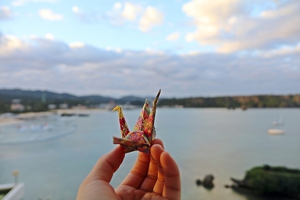 포토 JPG 해외이미지 손 바다 손가락 하늘 휴가 사람없음 물 해외202310 해외포토 자연요소 신체부위 파일형식