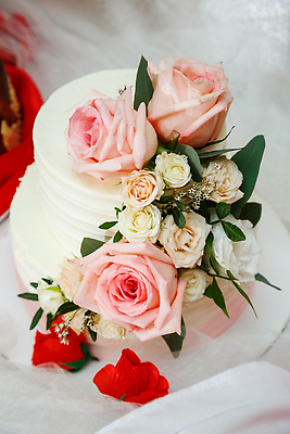 포토 JPG 해외이미지 꽃 결혼식 사람없음 장식 축하 웨딩케이크 흰배경 케이크스탠드 해외202310 해외포토 식물 결혼 백그라운드 컨셉 케이크 흰색 받침대 파일형식