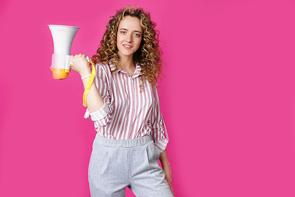 포토 JPG 해외이미지 모델 직업 여자 감정 컨셉 비즈니스 사업가 성공 노동자 말하기 한명 사람 10대 확성기 외침 표현 비즈니스우먼 자신감 발표 메시지 뉴스 우아함 볼륨 대표 싱글 경영자 리더 방송 시끄러움 일반 목소리 소통 고립 비명 주목 항의 해외202310 해외포토 1 모션 청소년 소리 직장인 파일형식