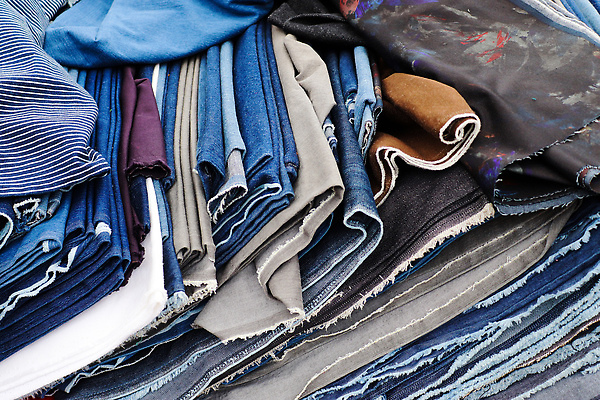 포토 JPG 해외이미지 디자인 드레스 옷 컬러 백그라운드 셔츠 패턴 비즈니스 표면 넥타이 추상 정장 사람없음 빨간색 초록색 파란색 빛 컬러풀 뷰티 유행 쌓기 상점 청바지 직물 면 커튼 시장 고급 우아함 매끈함 실크 천 질감 구김 접기 스타일 카피스페이스 해외202310 해외포토 잡화 컨셉 상의 무늬 바지 모션 공백 감각 파일형식