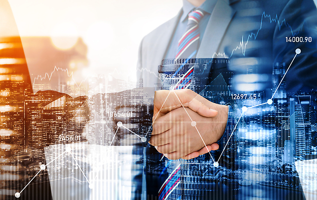 포토 JPG 해외이미지 손 남자 백그라운드 악수 빌딩 상반신 성인 두명 건물 금융 동전 성장 도시 투자 동전탑 다중노출 성인남자만 해외202310 해외포토 건축물 돈 비즈니스 촬영기법 사람 손짓 신체부위 경제 쌓기 남자만 성인만 파일형식