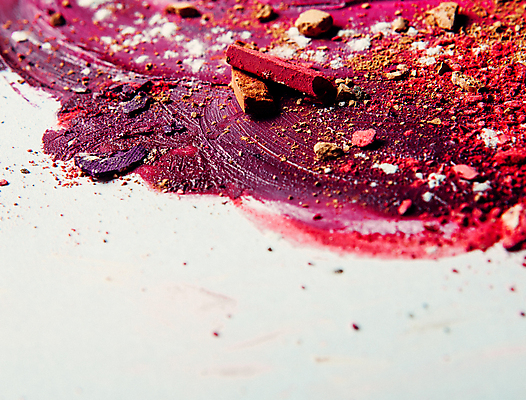 포토 JPG 해외이미지 사람없음 뷰티 보라색 손상 화려 흰배경 바르기 아이섀도 해외202310 해외포토 컬러 백그라운드 컨셉 모션 화장품 흰색 파일형식