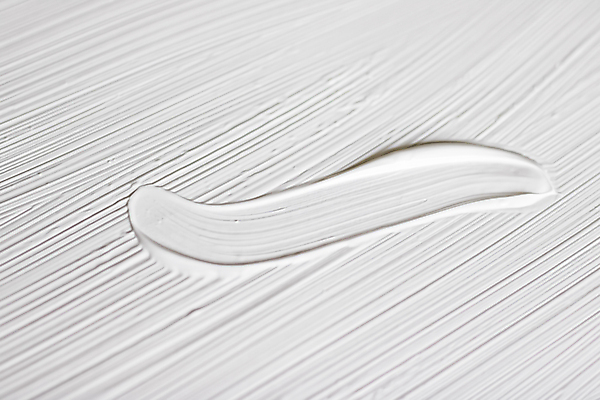 포토 JPG 해외이미지 백그라운드 사람없음 화장품 흰색 고급 질감 바르기 카피스페이스 해외202310 해외포토 컬러 컨셉 모션 뷰티 공백 파일형식