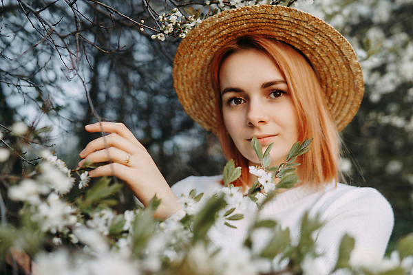 포토 JPG 해외이미지 나무 모자 학생 라이프스타일 계절 공원 행복 백그라운드 자연 휴식 한명 미소 10대 햇빛 봄 기쁨 벚꽃 시간 개화 체리 시원함 목 반대 빨간머리 무료 사방 사춘기 해외202310 해외포토 식물 1 헤어스타일 잡화 공공시설 꽃 감정 컨셉 과일 청소년 표정 사람 생활 신체부위 태양 생태계 파일형식