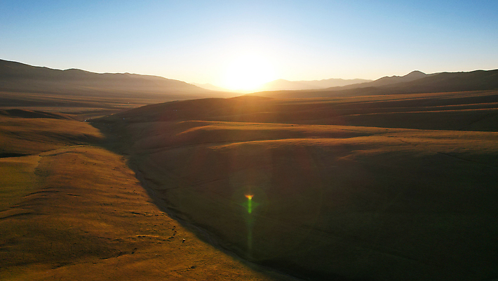 포토 JPG 해외이미지 여행 자연 하늘 산 안테나 파노라마 풍경 사람없음 야외 초록색 파란색 강 햇빛 태양 뷰티 여행객 일출 계곡 일몰 새벽 사막 광선 전원 개울 언덕 항공촬영 드론 조감도 카자흐스탄 수평선 해외202310 해외포토 자연요소 아시아 뷰포인트 컬러 통신 촬영기법 사람 노을 전기에너지 생태계 파일형식