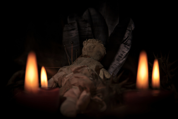 포토 JPG 해외이미지 인형 백그라운드 사람없음 목재 책 검은색 할로윈 수확 의식 예측 신비 심볼 마녀 마법 나쁜 옛날 초능력 해외202310 해외포토 나무 컬러 컨셉 농업 재료 파일형식