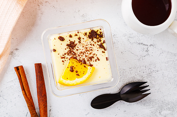 포토 JPG 해외이미지 음식 포크 재료 디저트 사람없음 장식 갈색 과자 초콜릿 우유 흰색 신선 달콤 맛 아침식사 혼합 크림 푸딩 코코아 섞기 카카오 커스터드 핸드메이드 티라미수 맛있는 해외202310 해외포토 식기 음료 컬러 컨셉 유제품 식사 파일형식