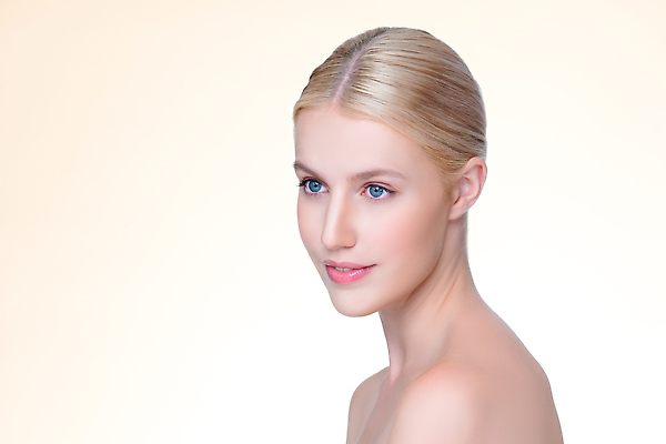 포토 JPG 해외이미지 응시 여자 한명 상반신 성인 뷰티 성인여자한명만 해외202310 해외포토 1 시선 사람 여자한명만 성인여자만 파일형식