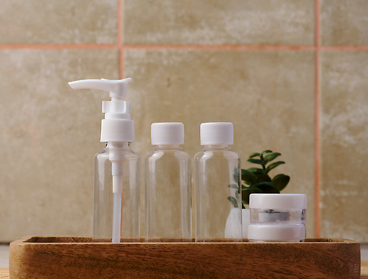 포토 JPG 해외이미지 화분 화초 잎 사람없음 뷰티 화려 피부관리 아로마테라피 공병 에센스 타일벽 해외202310 해외포토 식물 벽 컨셉 화장품 테라피 병_담는 파일형식