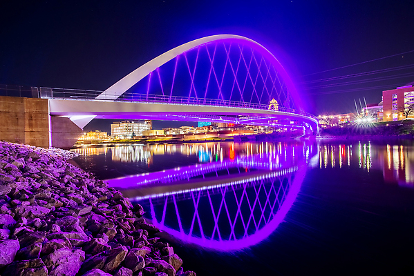 포토 JPG 해외이미지 공원 길 여행 백그라운드 비즈니스 건축양식 풍경 사람없음 야외 건물 물 도시풍경 황혼 일몰 새벽 도시 보행자 센터 도심 야간 장면 스카이라인 일반 랜드마크 해외202310 해외포토 자연요소 건축물 공공시설 건축 노을 파일형식