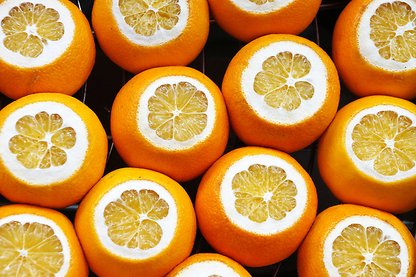 포토 JPG 해외이미지 음식 조각 백그라운드 패턴 다이어트 오렌지 과일 부분 자연 추상 디저트 귤 건강 사람없음 여름 노란색 주스 흰색 신선 원형 달콤 맛 자르기 먹기 유기농 날것 비타민 내추럴 숙성 이국적 채식주의자 해외202310 해외포토 도형 웰빙 계절 음료 컬러 컨셉 무늬 모션 생태계 채식 영양소 파일형식