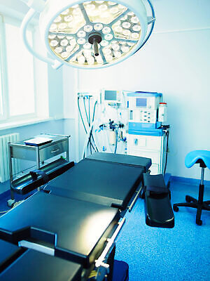 포토 JPG 해외이미지 직업 얼굴 가구 창문 탁자 건강 병원 사람없음 내부 치료 컴퓨터 사무실 약 스크린 방 장비 환자 의사 기구 램프 긴급 업무 도움 수술 질병 극장 서비스 외과 돌봄 인공 작동 증상 살균 해외202310 해외포토 생활용품 컨셉 비즈니스 의학 모션 조명 신체부위 전자제품 의료진 작업 파일형식