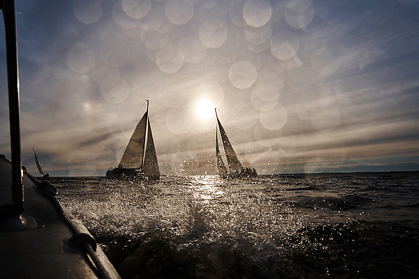 포토 JPG 해외이미지 구름 물결 파도 바다 분홍색 백그라운드 요트 자연 하늘 표면 바람 날씨 휴식 항해 풍경 사람없음 빛 컬러풀 햇빛 태양 반사 환경 고요 일몰 경쟁 레이싱 뜨거움 액체 보트 떨어짐 크루즈 롤 폭풍 추적 레가타 터키석 해외202310 해외포토 자연요소 컬러 컨셉 배_교통 모션 시합 노을 보석 생태계 파일형식