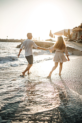 포토 JPG 해외이미지 커플 행복 실루엣 바다 섬 여행 결혼 가족 관계 자연 휴가 휴식 키스 함께함 건강 사랑 사람 야외 두명 물 여름 파란색 햇빛 태양 뷰티 일출 일몰 낭만 신혼여행 만 지중해 해외202310 해외포토 자연요소 계절 감정 컬러 컨셉 촬영기법 이벤트 노을 애정표현 생태계 파일형식
