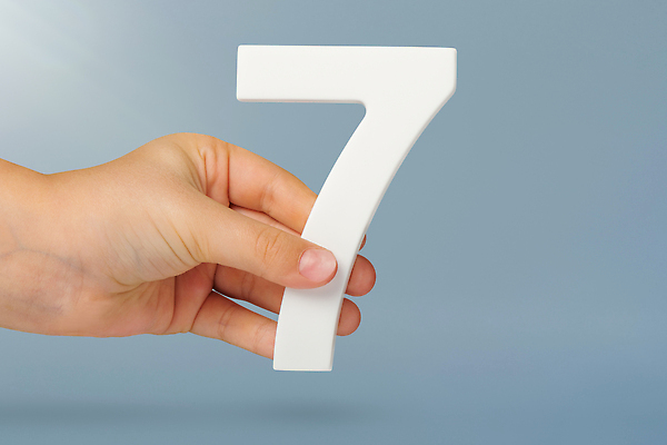 포토 JPG 해외이미지 손 백그라운드 컨셉 사람 사람없음 금융 파란색 쇼핑 숫자 우주 흰색 잡기 업무 일주일 생일 퍼센트 구매 계획 가격 하락 심볼 사인 속도 성적 보여주기 승진 7 관심 마케팅 옛날 비용 해외202310 해외포토 문자 교육 기념일 컬러 모션 신체부위 경제 작업 특수기호 파일형식