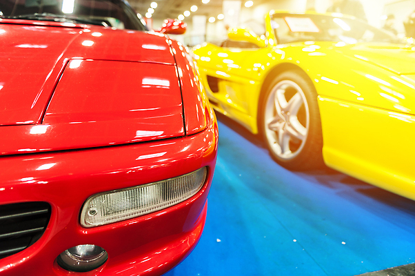 포토 JPG 해외이미지 스포츠 전구 교통시설 자동차 유리 사람없음 빨간색 빛 햇빛 태양 노란색 장비 램프 고급 우아함 묘사 빛망울 범퍼 엘리먼트 자동 주도 해외202310 해외포토 자연요소 육상교통 컬러 교통 컨셉 재질 조명 예절 시설 파일형식