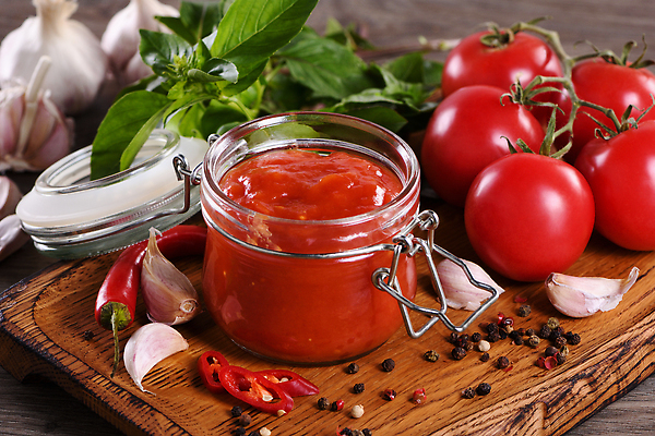 포토 JPG 해외이미지 전통 라이프스타일 음식 다이어트 토마토 재료 건강 요리 사람없음 샐러드 양념 조미료 클래식 맛 기름 케첩 지중해 허브 향신료 유기농 향기 칼로리 후추 비타민 바질 찌그러짐 다진 채식주의자 핸드메이드 개조 비건 맛있는 해외202310 해외포토 식물 웰빙 바다 컨셉 채소 생활 소스_음식 채식 냄새 영양소 향미료 파일형식