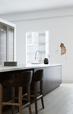 포토 JPG 해외이미지 라이프스타일 디자인 벽 섬 가구 백그라운드 거실 창문 탁자 주방용품 아파트 주택 실내 사람없음 내부 목재 장식 빛 유행 3D 우주 주방 식사 방 흰색 도시 오픈 휴게실 플랫 고급 빌라 맨션 싱크대 시골집 질감 대리석 리빙 스칸디나비아 스타일 미니멀 해외202310 해외포토 나무 컬러 생활용품 컨셉 재료 건물 생활 디지털합성 개수대 파일형식