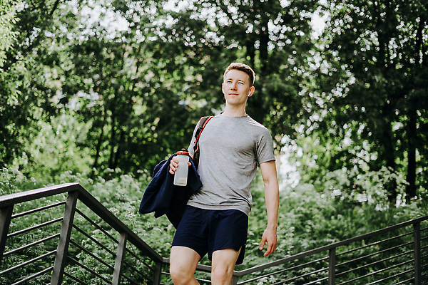 포토 JPG 해외이미지 백인 라이프스타일 웰빙 공원 남자 행복 음료 음악 스포츠 신체 배낭 자연 휴식 건강 피곤 한명 사람 야외 초록색 물 여름 조깅 운동 계단 맑음 헤드폰 산책 활발 듣기 에너지 도시 갈증 연습 떨림 단절 달리기선수 운동가 해외202310 해외포토 자연요소 서양인 1 계절 공공시설 감정 컬러 음향기기 컨셉 가방 모션 날씨 문화예술 생활 생태계 육상선수 파일형식
