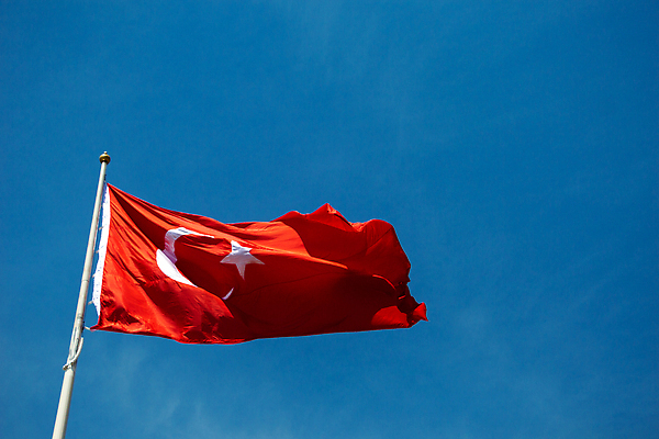 포토 JPG 해외이미지 별 문화 벽 여행 백그라운드 컨셉 건축양식 하늘 이스탄불 사람없음 빨간색 파란색 탑 달 흰색 깃발 성 중세 역사 초승달 심볼 사인 웨이브 신분 칠면조 애국심 공화국 랜드마크 전국 정부 튀르키예 해외202310 해외포토 자연요소 건축물 건축 나라 아시아 컬러 조류 파일형식