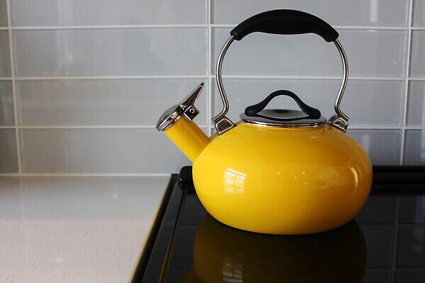 포토 JPG 해외이미지 디자인 빵 가구 탁자 주전자 불 주택 실내 따뜻함 안전 사람없음 내부 목재 빨간색 빛 상자 노란색 문 금속 주방 식사 기계 레인지 뜨거움 부채 재산 플랫 클래식 난로 계산대 버너 오브젝트 수도꼭지 전자 가스 리빙 철강 화상 해외202310 해외포토 자연요소 나무 음식 컬러 생활용품 컨셉 재료 재질 주방용품 건물 금융 가전제품 상처 난방기 파일형식