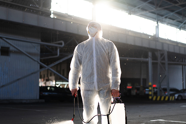 포토 JPG 해외이미지 직업 노동자 작업복 가면 한명 안전 사람 정장 야외 건강관리 바이러스 보호 질병 위험 청소 예방 감염 스프레이 분무기 일반 청소부 소독 위생관리 전염병 화학물질 코로나바이러스 뉴노멀 락다운 해외202310 해외포토 1 옷 컨셉 의학 건강 관리 경제 화학 파일형식