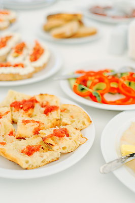 포토 JPG 해외이미지 전통 접시 음식 빵 조각 결혼 채소 유리 탁자 치즈 샌드위치 건강 육류 어류 요리 이벤트 사람없음 장식 파티 요식업 식당 식사 저녁식사 이탈리아 샐러드 흰색 축하 신선 소시지 맛 아침식사 작음 배열 카나페 서비스 햄 점심식사 뷔페 살라미 맛있는 해외202310 해외포토 식기 유럽 산업 컬러 가구 컨셉 식재료 재질 유제품 서양음식 상점 수중동물 가공식품 크기 파일형식