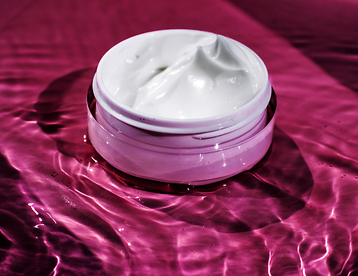 포토 JPG 해외이미지 물결 근접촬영 사람없음 물 고급 자주색 피부관리 스킨케어 기초화장품 수분크림 해외202310 해외포토 자연요소 뷰포인트 컬러 컨셉 뷰티 화장품 파일형식