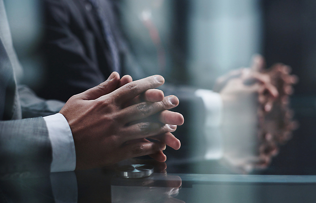 포토 JPG 해외이미지 직업 손 남자 컨셉 회사 비즈니스 사업가 회의 협력 직장 기술 한명 앉기 사무실 검은색 방 듣기 작업 비즈니스맨 자신감 발표 계획 야간 종업원 집중 책상 동료 보고서 경영자 다인종 야근 광 진짜 프로젝트 해외202310 해외포토 자연요소 1 감정 컬러 가구 관계 모션 사람 인종 신체부위 업무 직장인 리더 파일형식