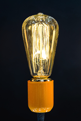 포토 JPG 해외이미지 디자인 과학 백그라운드 컨셉 전구 유리 전등 조명 주택 아이디어 매달리기 미술 사람없음 빛 노란색 검은색 힘 장비 에너지 수확 골동품 흰색 램프 절약 투명 심볼 백열등 철사 해결 세대 빛망울 혁명 광 발명 옛날 텅스텐 공급 해외202310 해외포토 컬러 농업 모션 재질 문화예술 건물 원소 파일형식