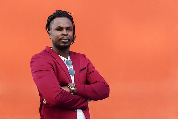 포토 JPG 해외이미지 직업 라이프스타일 헤어스타일 남자 무기 포즈 회사 비즈니스 CEO 사업가 성공 한명 사람 인종 정장 성인 빨간색 유행 검은색 도시 업무 비즈니스맨 자신감 우아함 대표 시원함 종업원 경영자 다문화 교차 경영 고용 심각 스타일 카피스페이스 해외202310 해외포토 1 옷 감정 컬러 컨셉 생활 공백 구직 작업 직장인 사회이슈 리더 채용 파일형식