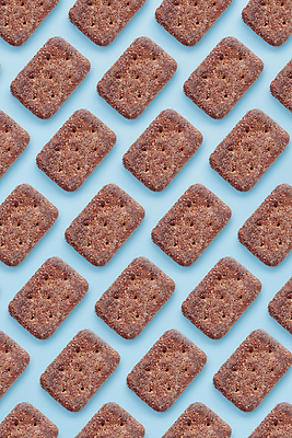 포토 JPG 해외이미지 음식 빵 패턴 다이어트 디저트 건강 핀란드 사람없음 갈색 쿠키 케이크 초콜릿 식사 흰색 달콤 맛 아침식사 설탕 굽기 흰배경 내추럴 고립 호밀 맛있는 해외202310 해외포토 컬러 백그라운드 컨셉 무늬 곡류 북유럽 구이 파일형식