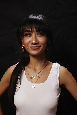 포토 JPG 해외이미지 모델 라이프스타일 옷 여자 행복 백그라운드 한명 사람 동양인 성인 뷰티 유행 우주 흰색 자신감 우아함 시원함 베트남 스타일 해외202310 해외포토 1 감정 컬러 컨셉 인종 생활 동남아시아 파일형식