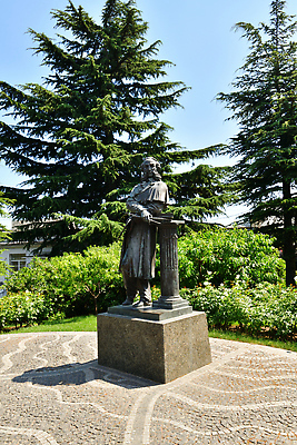 포토 JPG 해외이미지 나무 공원 조각 여행 건축양식 자연 휴식 형상 미술 풍경 사람없음 초록색 여름 조각상 뷰티 정원 소나무 바늘 영토 예술가 화가 청동 천연기념물 공예가 랜드마크 가문비나무 해외202310 해외포토 식물 직업 계절 공공시설 건축 컬러 컨셉 문화예술 조형물 도구 생태계 파일형식