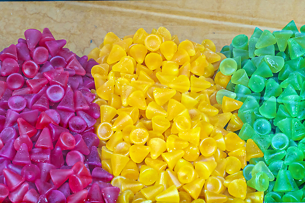 포토 JPG 해외이미지 모양 음식 컬러 백그라운드 디저트 사탕 사람없음 과자 보라색 여러개 원형 달콤 맛 질감 코 산딸기 원뿔 잇몸 맛있는 해외202310 해외포토 도형 다수 컨셉 신체 과일 신체부위 파일형식