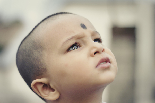 포토 JPG 해외이미지 백인 라이프스타일 응시 여자 행복 얼굴 어린이 백그라운드 청소년 자연 하늘 건강 한명 미소 사람 야외 여름 파란색 햇빛 뷰티 맑음 일몰 자유 작음 걸음마 심각 천진난만 해외202310 해외포토 서양인 1 시선 계절 감정 컬러 컨셉 모션 날씨 표정 생활 신체부위 태양 노을 크기 생태계 파일형식