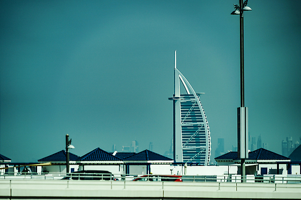 포토 JPG 해외이미지 중동 하늘 호텔 사람없음 건물 고층빌딩 고급 휴양지 아랍에미리트 두바이 해외202310 해외포토 건축물 나라 컨셉 숙소 빌딩 장소 파일형식