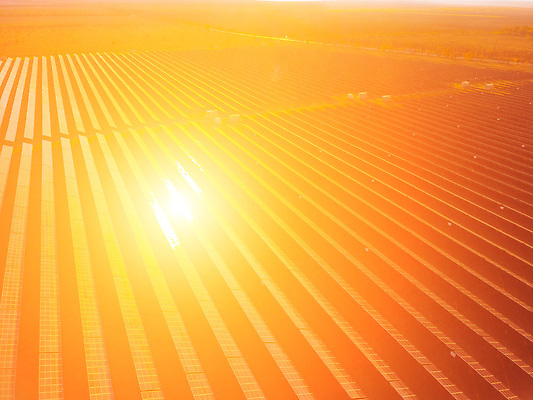 포토 JPG 해외이미지 식물 산업 지구 백그라운드 컨셉 밭 자연 하늘 세포 안테나 사람없음 초록색 파란색 글로벌 햇빛 태양 농장 환경 힘 일몰 재활용 에너지 시골 판넬 절약 역 정상 에코 생태계 태양에너지 시스템 세대 유지 패널 항공촬영 혁명 드론 생태학 해외202310 해외포토 자연요소 교육 뷰포인트 컬러 농업 통신 교통시설 노을 그린에너지 친환경 파일형식