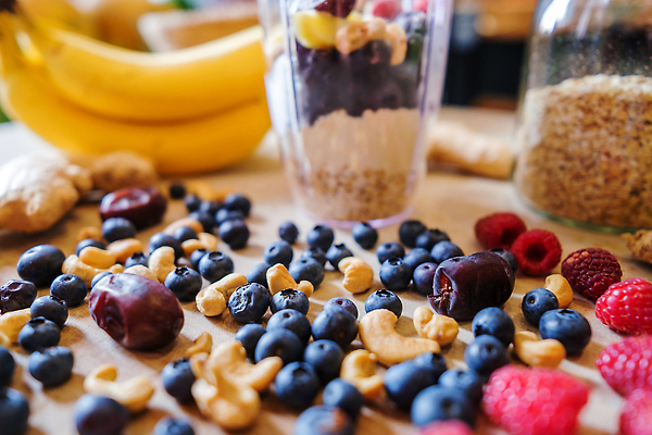 포토 JPG 해외이미지 식물 라이프스타일 잡화 계절 음료 음식 채소 과일 비즈니스 재료 탁자 바나나 실내 건강 사람없음 컬러풀 상점 신선 시장 닫기 상품 먹기 유기농 만들기 산딸기 블랙베리 쉐이크 떨림 단백질 숙성 영양분 채식주의자 캐슈넛 중소기업 맛있는 비건음식 해외202310 해외포토 웰빙 컬러 가구 회사 모션 내부 생활 견과류 채식 영양소 파일형식 비건