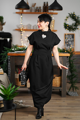 포토 JPG 해외이미지 나무 백인 모델 라이프스타일 드레스 여자 행복 감정 포즈 백그라운드 크리스마스 휴가 새해 주택 갈색머리 실내 한명 사람 성인 내부 장식 빛 유행 방 축하 분위기 우아함 12월 옛날 크리스마스이브 해외202310 해외포토 서양인 식물 1 헤어스타일 옷 기념일 컨셉 건물 생활 날짜 파일형식