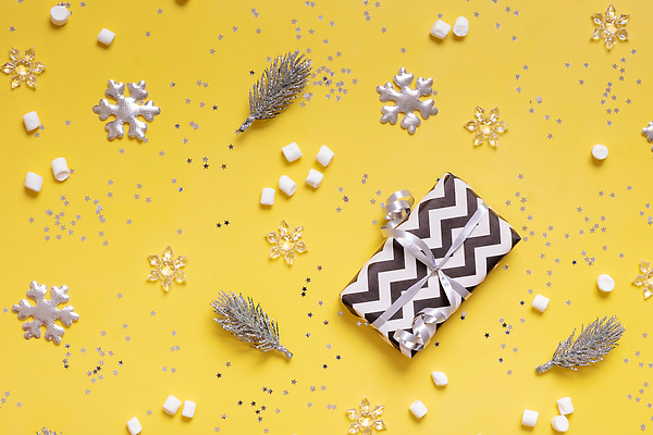 포토 JPG 해외이미지 디자인 별 리본 백그라운드 컨셉 크리스마스 겨울 휴가 사슴 새로움 새해 선물 사람없음 장식 노란색 유행 검은색 축제 흰색 플랫 은색 12월 연도 활 레이아웃 위치 구성 힙스터 플랫레이 크리스마스배경 해외202310 해외포토 자연요소 계절 패션 기념일 컬러 포유류 날짜 파일형식