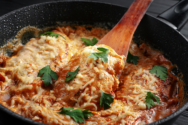 포토 JPG 해외이미지 식기 접시 음식 백그라운드 토마토 탁자 육류 요리 사람없음 목재 주방 식당 저녁식사 치킨 튀김 시골 가슴 크림 베이컨 레시피 바질 항공촬영 백리향 핸드메이드 해외202310 해외포토 나무 뷰포인트 가구 채소 식재료 재료 돼지고기 신체부위 상점 식사 닭고기요리 파일형식