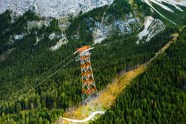 포토 JPG 해외이미지 나무 식물 공공시설 산업 선 자연 하늘 산 사람없음 탑 힘 장비 에너지 시골 소나무 네트워크 역 숲 큼 전염 철사 볼트 철탑 세대 변압기 분배 전압 철강 가문비나무 공급 해외202310 해외포토 건축물 교통시설 공구 질병 크기 시설 생태계 감염 파일형식