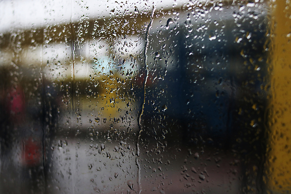 포토 JPG 해외이미지 디자인 컬러 백그라운드 컨셉 패턴 창문 자연 유리 벽지 표면 날씨 추상 휴식 사람없음 물 파란색 뷰티 환경 어둠 봄 젖음 물방울 신선 투명 액체 붓기 떨어짐 수분 9월 빗방울 질감 샤워실 해외202310 해외포토 자연요소 계절 무늬 모션 재질 비_날씨 날짜 생태계 샤워시설 파일형식